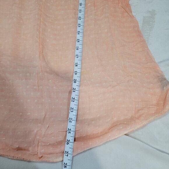 Torrid Peach Swiss Dot‎ Smocked Top - Size Large - Picture 10 of 11